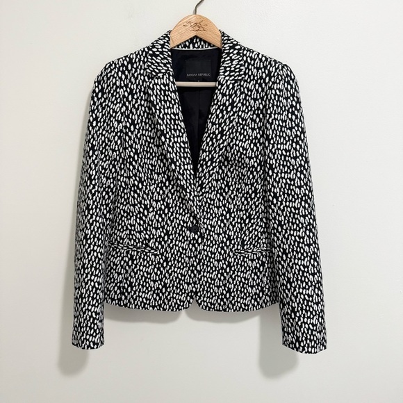 Banana Republic Black & White Print Blazer - Picture 3 of 8